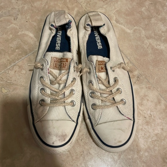 Converse Shoes - beige converse low tops in size 9.5
